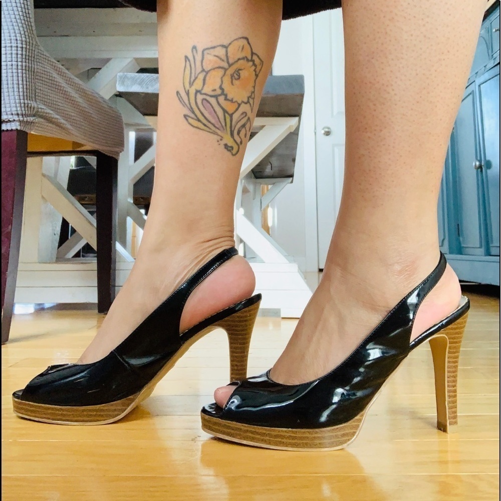 FIONI PEEPTOE HEELS SIZE 7.5